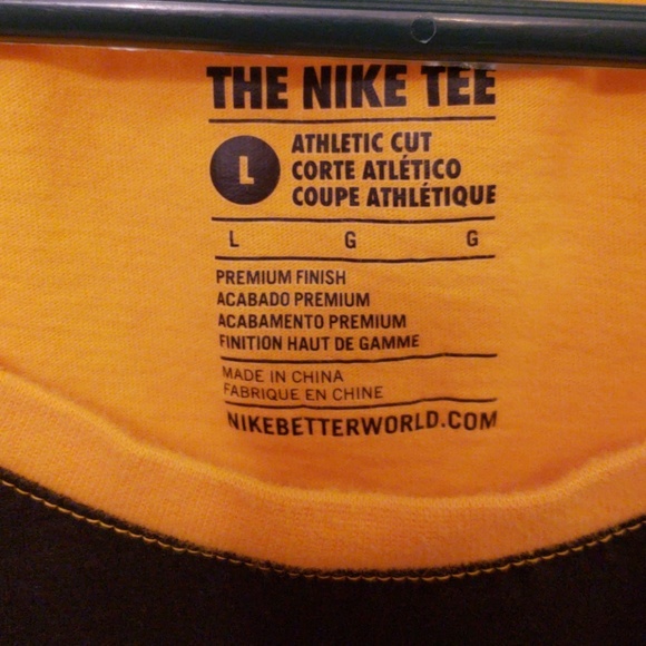 Nike Iowa Hawkeyes t-shirt - Picture 4 of 4